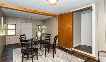 228 Hilltop Rd, Ames, IA 50014