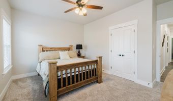 7424 Northwood Dr, Benton, AR 72019