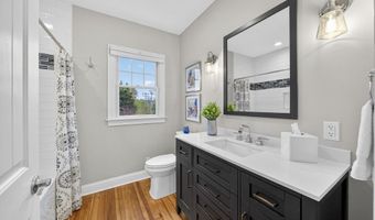 42 Windsor St, Jamestown, RI 02835