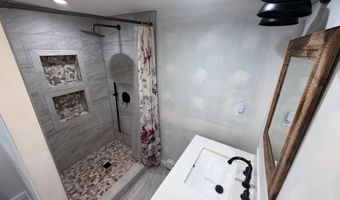 32 Basswood Ct, Albrightsville, PA 18210