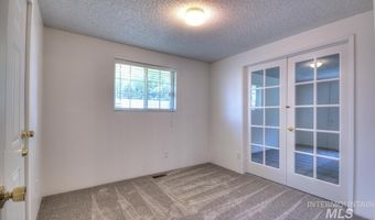 2916 Iowa Ave, Caldwell, ID 83605