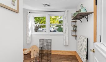 239 Richmond Dr, Warwick, RI 02888