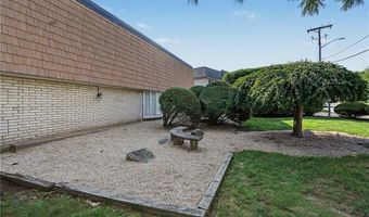 132 Hoffman Ave 207, Cranston, RI 02920