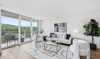 1225 MARTHA CUSTIS Dr 717, Alexandria, VA 22302
