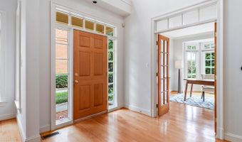 4831 26TH St N, Arlington, VA 22207