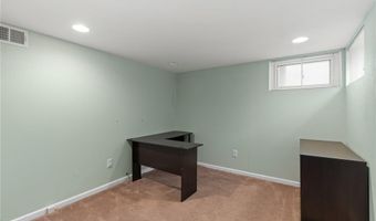7616 Cheshire Ln, Affton, MO 63123
