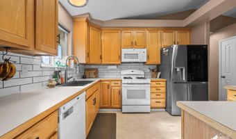8688 Little Brook Cir, Anchorage, AK 99507