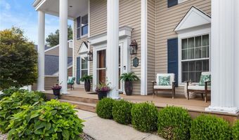 1233 Red Oak Plantation Dr, Ballwin, MO 63021