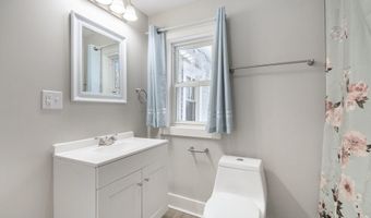 182 40th St, Allegan, MI 49010