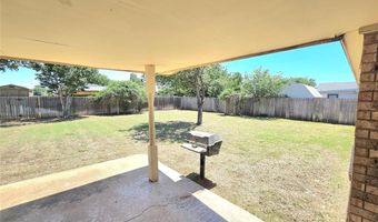 808 Cambridge Dr, Altus, OK 73521