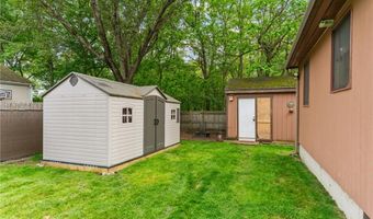 68 Everglade Ave, Warwick, RI 02886