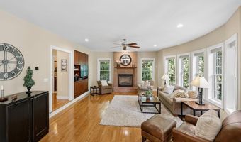 22 Elizabeth Way, Bedford, NH 03110