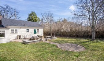 84 Third St, Newport, RI 02840