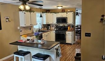 3 Bank St, Cranston, RI 02920