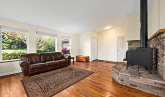 42020 FOREST COURT Ln, Astoria, OR 97103
