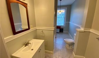 96 Rhode Island Ave 3, Newport, RI 02840