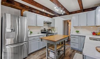 1612 W Glenville Rd, Amsterdam, NY 12010