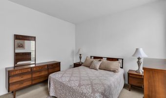 90 Sandpiper Dr, Bayville, NJ 08721