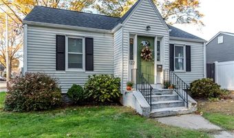 122 New Rd, East Providence, RI 02916