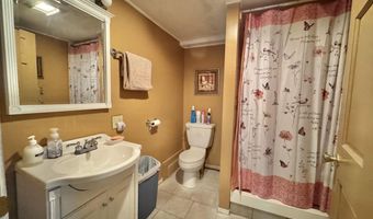 35 Hillcrest Ter, Brattleboro, VT 05301