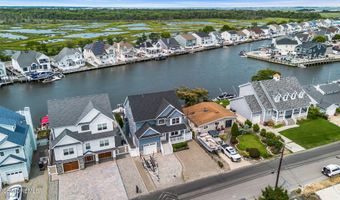 33 Amherst Dr, Bayville, NJ 08721