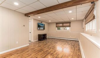 42 Seminole Trl, Cranston, RI 02921