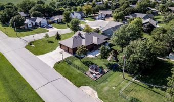 102 N Finch Ct, Andale, KS 67001