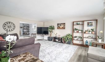 5 Bayberry Dr, Brookfield, CT 06804