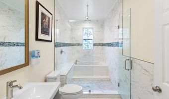 5814 LARPIN Ln, Alexandria, VA 22310