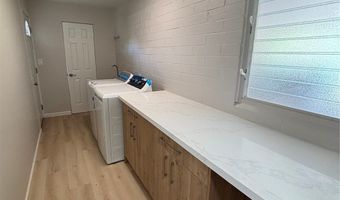 135 Kakahiaka St, Kailua, HI 96734