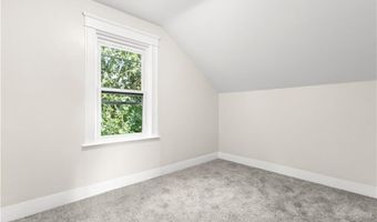 15 Spruce Ave, Cranston, RI 02910