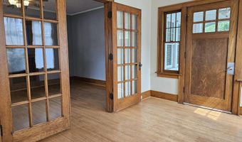901 N 1ST St, Aberdeen, SD 57401