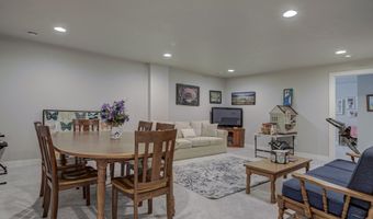 1614 STANTON Cir, Appleton, WI 54915
