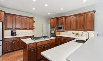 312 Aberdeen Ln, Aurora, OH 44202