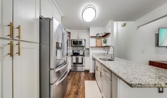 585 Mananai Pl 26U, Honolulu, HI 96818