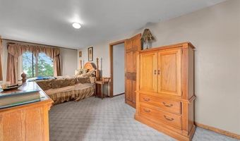 429 Edgewater Dr, Algonac, MI 48001