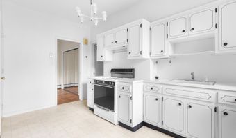 42 E 40th St, Bayonne, NJ 07002
