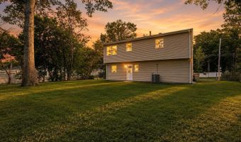60 Woodland Rd, Bayville, NJ 08721