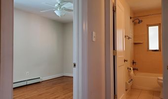 206 E WINDSOR Ave 101, Alexandria, VA 22301