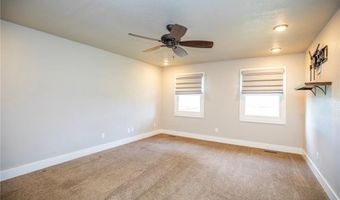 1904 Mayflower Rd, Bentonville, AR 72713