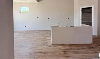 708 Ruby Ct, Carlsbad, NM 88220