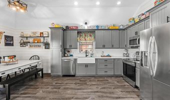 4206 Parkridge Dr, Benton, LA 71006
