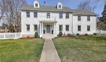 17 Mosher Dr, Barrington, RI 02806