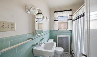 79 Edgecomb St, Albany, NY 12209