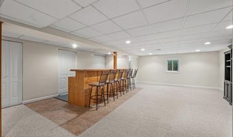 725 N Vista Dr, Algonquin, IL 60102