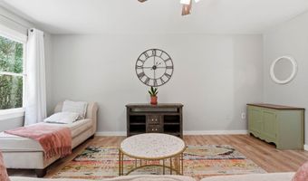 906 Cedar Ct, Aberdeen, NC 28315