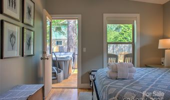 12 Upstream Way, Asheville, NC 28806