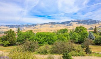 575 Scenic Dr, Ashland, OR 97520