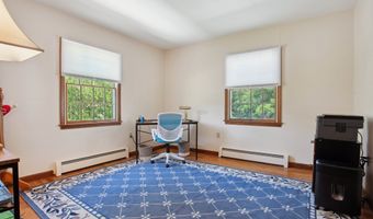 10 Colonial Dr, Clinton, CT 06413