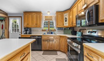 93 Marconi Ave, Bristol, CT 06010